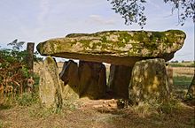 Ang mga dolmen sa Berneuil