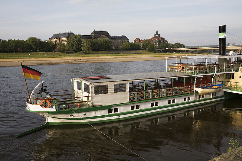 File:Dresden - One of the many paddle steamers on the river Elbe - 2215.jpg