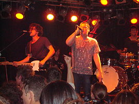 Dukes of Windsor i en livekonsert 2009