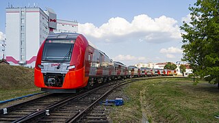 Kulkutie Moskovan rautatien Kurskin suunnasta lietepuistoon, polku yllä penkereellä - kehälle