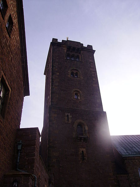 File:Eisenach Wartburg Bergfried.JPG