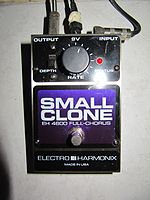 Example of an Electro-Harmonix Small Clone chorus pedal Electro-Harmonix SmallClone Chorus GuitarEffect 1189.jpg
