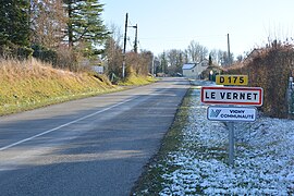 Entrée du Vernet par la RD 175 en provenance de Cusset