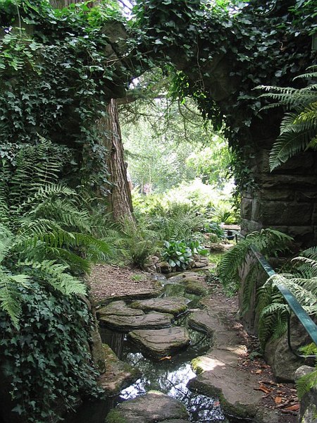 File:Entrance to the rock garden, Dewstow Gardens - geograph.org.uk - 656361.jpg