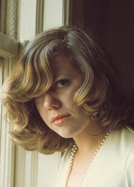 File:Erica Jong by Bernard Gotfryd edit.jpg