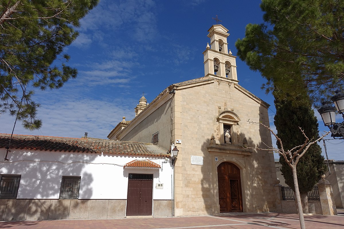 Archivo:Ermita de la Virgen del Amparo, Santa María del Campo Rus 01.jpg -  Wikipedia, la enciclopedia libre