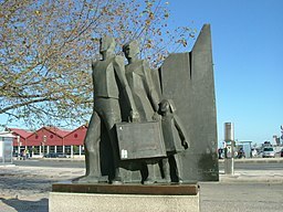 Estacao station Lisboa Lisbon Santa Apolonia monument to portuguese emigrants