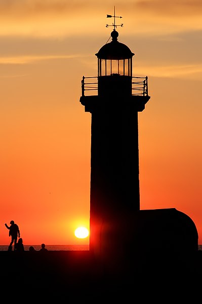 File:Felgueiras Lighthouse near Porto III.jpg