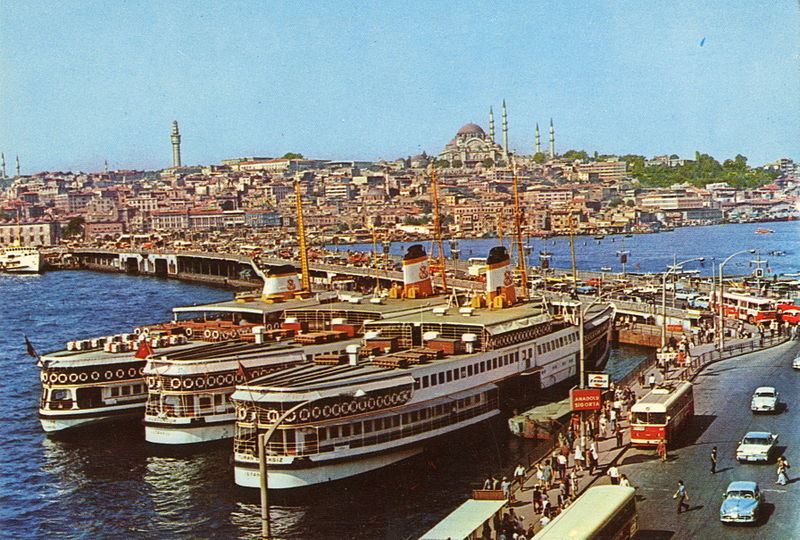 File:Ferries, İstanbul (14240288801).jpg