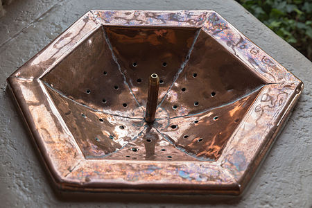 Fontaine en cuivre à Disneyland Paris.