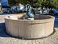 wikimedia_commons=File:Fontaine du cygne, place du 11 novembre.jpg