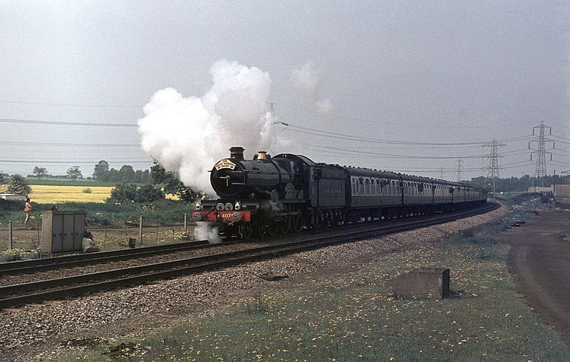 File:GWR 4073 Class 4079 Pendennis Castle on Steam Locomotive Operators Association, The Great Western Envoy passes Culham on 29 May 1977.jpg