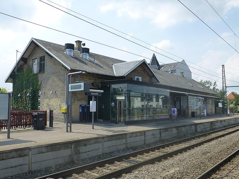 File:Gentofte Station 07.JPG