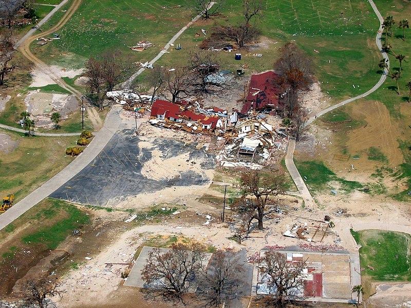 File:GreatSouthernGolfClubhouse destroyed by Hurricane Katrina.jpg