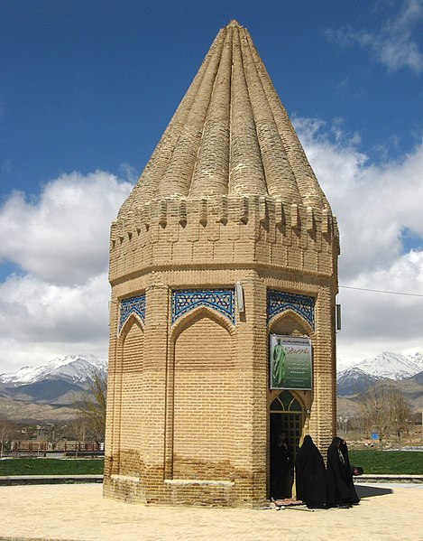 File:Habakuk mausoleum Tuyserkan Iran.jpg