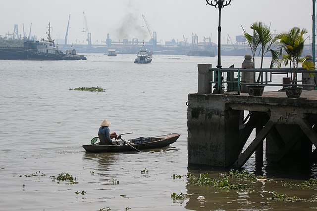 640px-Ho_Chi_Minh_City,_Vietnam,_Saigon_River.jpg (640×427)