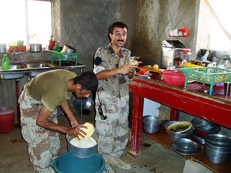 File:Iraqi Soldiers Cooking.jpg