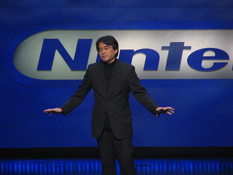 File:Iwata-e3-2006.jpg