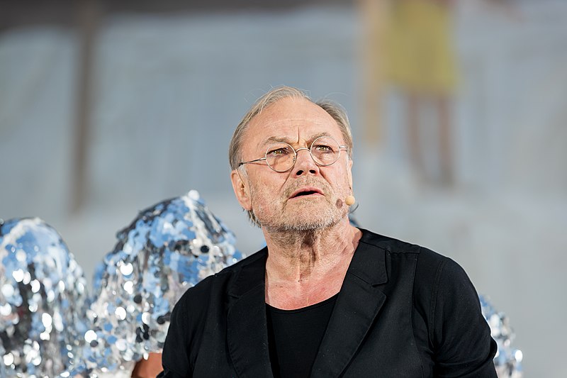 File:Klaus Maria Brandauer - 2019191205544 2019-07-10 Fotoprobe Nibelungen Festspiele Worms Überwältigung - 0949 - AK8I9886.jpg