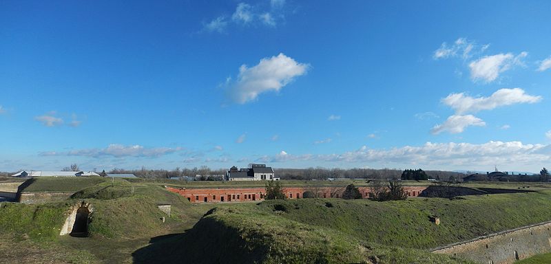 File:Komárno Old Fortress.jpg