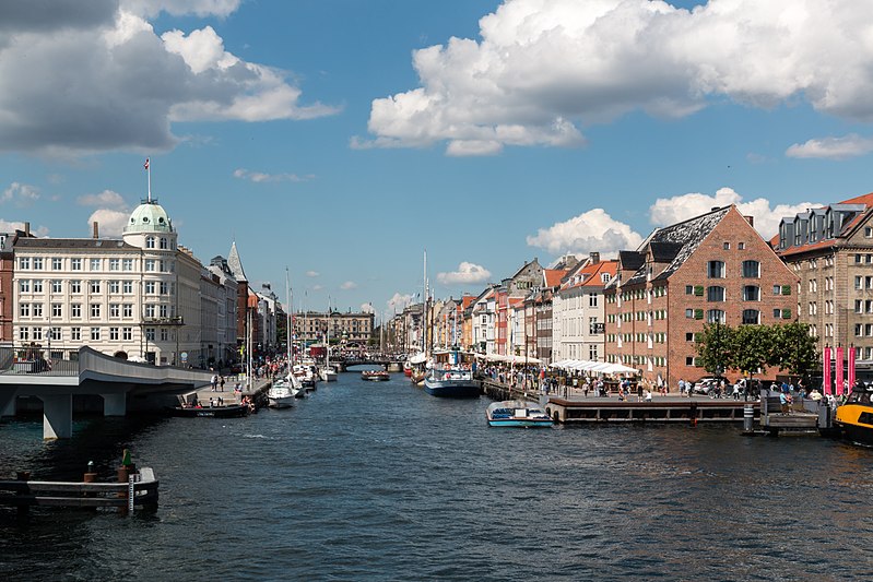 File:Kopenhagen (DK), Nyhavn -- 2017 -- 1534.jpg