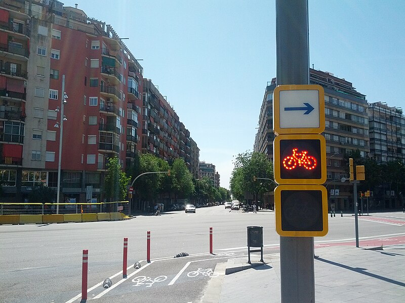 File:LED bicycle turn signal (red) (17877877893).jpg