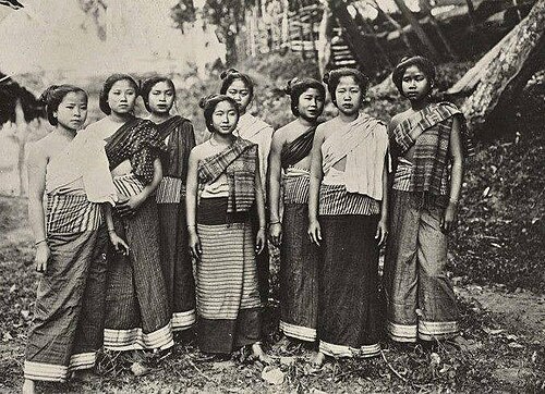 Lao women in traditional Luang Prabang sinh