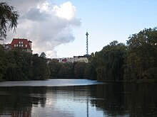 Der Lietzensee (nördlicher Teil), im Hintergrund der Funkturm