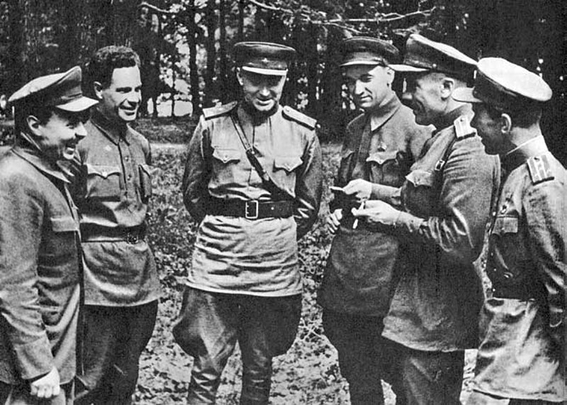 File:Lithuanian SSR leadership in the 16th 'Lithuanian' Rifle Division, June 1943.jpg