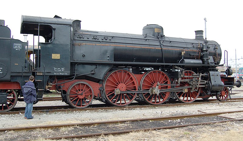 File:Locomotiva 685 196 03.jpg