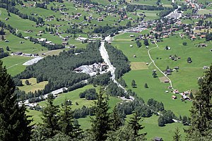 Schwarze Lütschine (vpravo) a jeho přítok malý Weisse Lütschine (vlevo) v Grindelwald-Grund