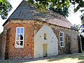 Kirche und 2 Glocken mit Friedhof, 3 Grabplatten Bauer, Grabstätte der Gutsbesitzer, 2 Grabmäler Rummerow, 2 Grabplatten Wagner