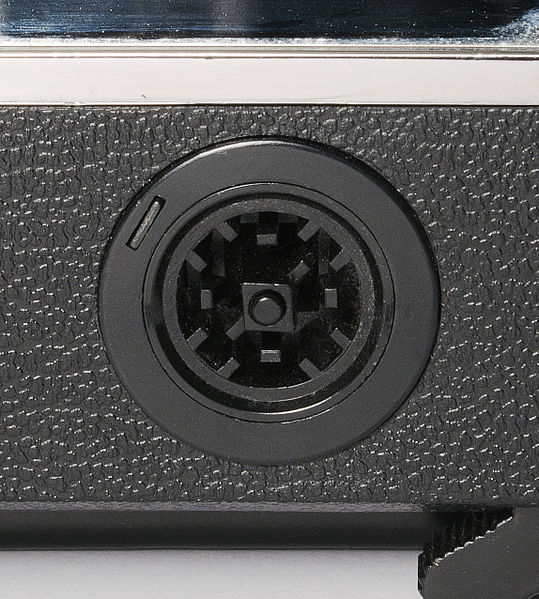 File:Magicube flash socket.jpg