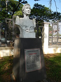 Maria Orosa bust and plaque at the Historical Park.jpg
