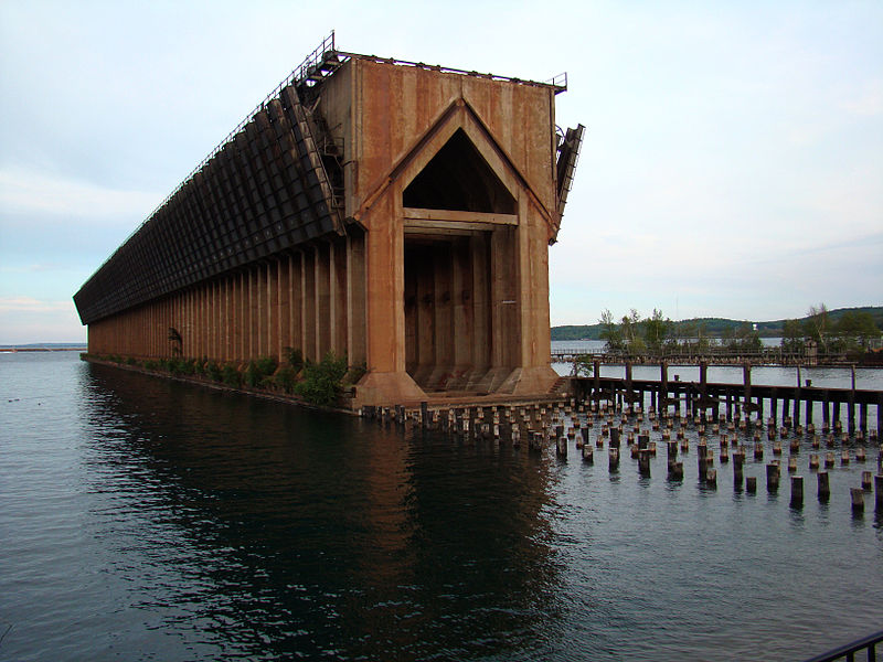 File:Marquette ore dock side.jpg