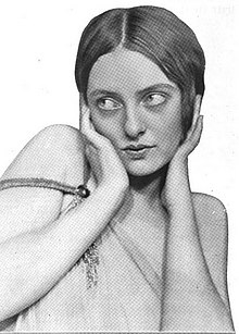 Марта Лорбер, снятая Николасом Мюрэем, из публикации 1922 года.
