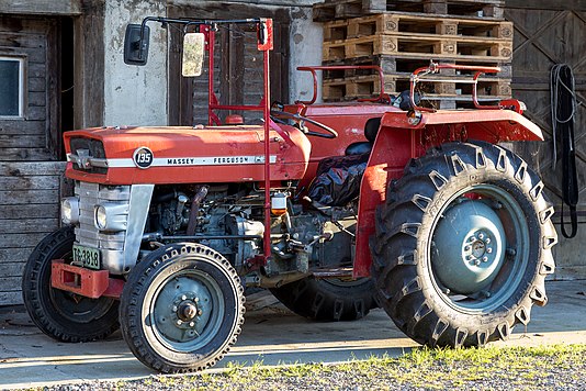 Масей фергюсон. Massey Ferguson 135. Massey-Ferguson MF 135. Massey Ferguson 148. Massey Ferguson MF 470.