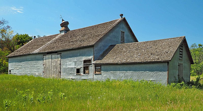 File:McDougall Barn.jpg