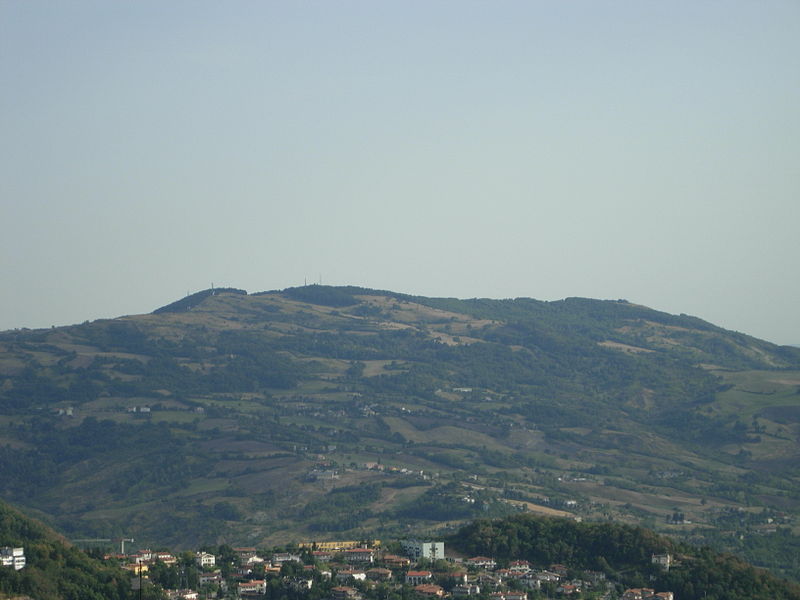 File:Monte Carpegna (San Marino).jpg