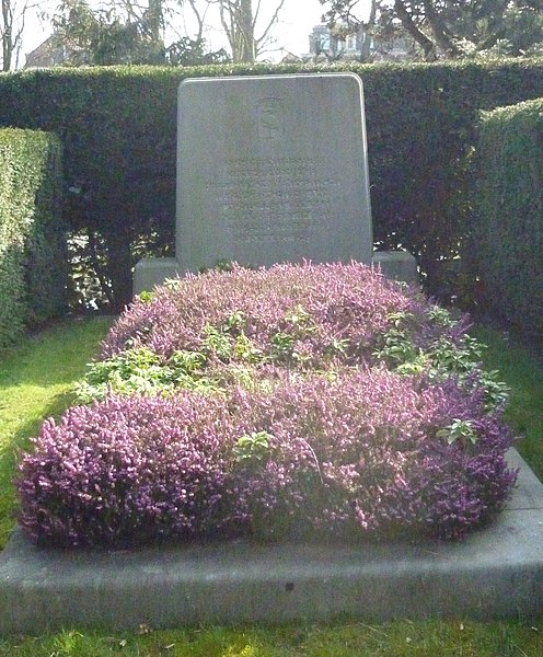 File:Monument bomberdement Bezuidenhout.JPG