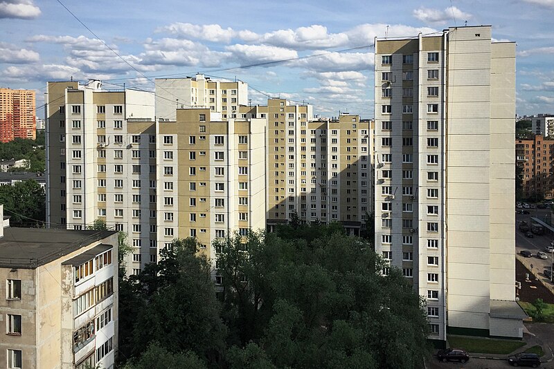 File:Moscow, Lyapidevskogo Street (30621379704).jpg