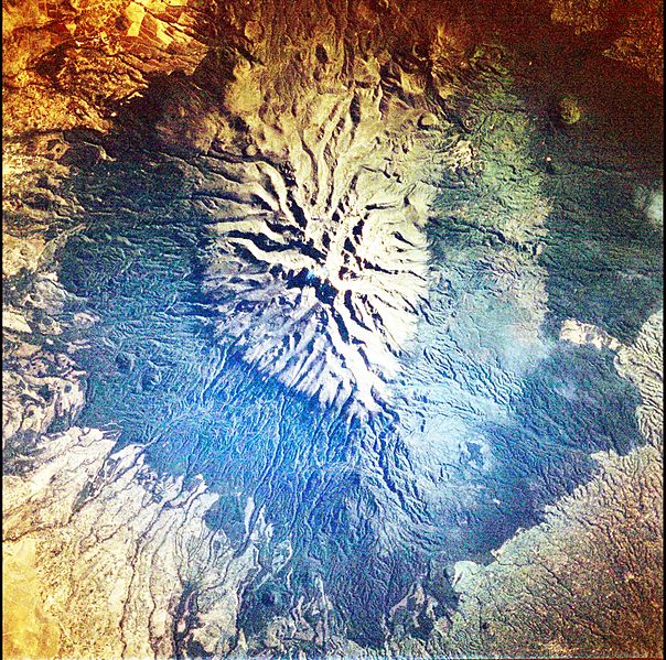 File:Mount kenya closeup nasa.JPG