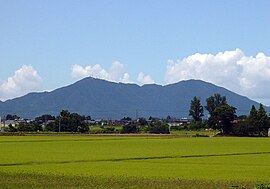 Mt.Yahiko از Sakae PA.jpg