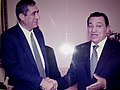 נשיא מצרים חוסני מוברק פוגש את רונן במסגרת הסכם הגז בין ישראל למצרים, מאי 2005.