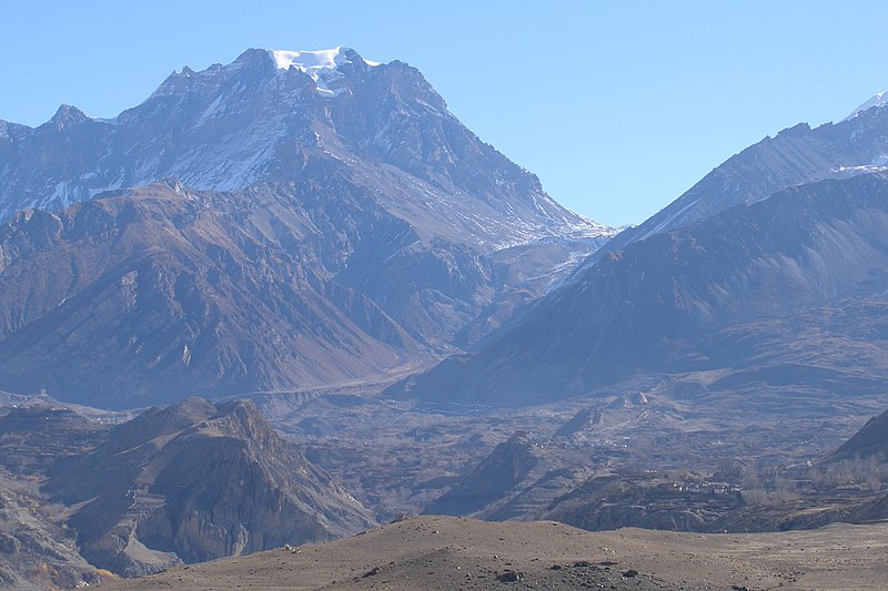 File:Muktinath Valley, View of Thorong La Pass, Mountains, Nepal.jpg