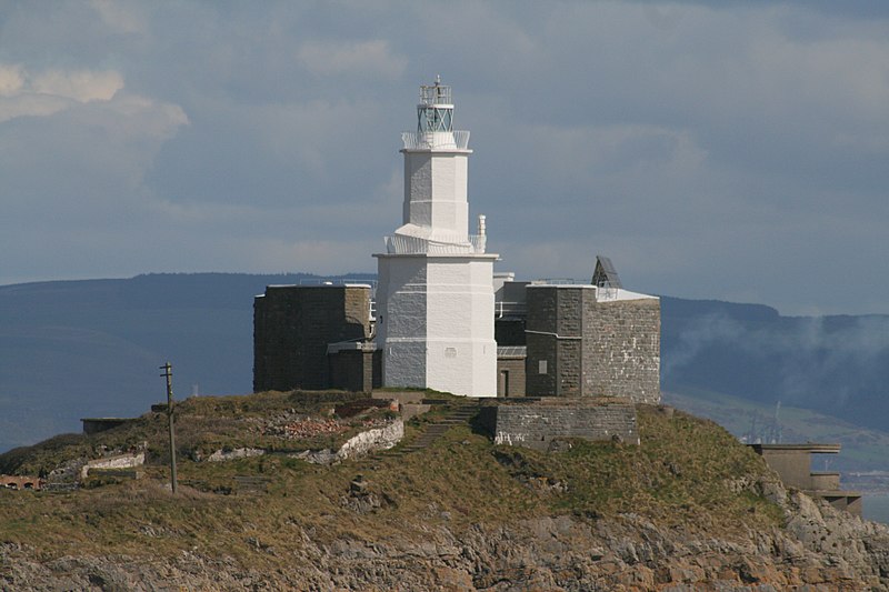 File:MumblesLighthouse2.jpg