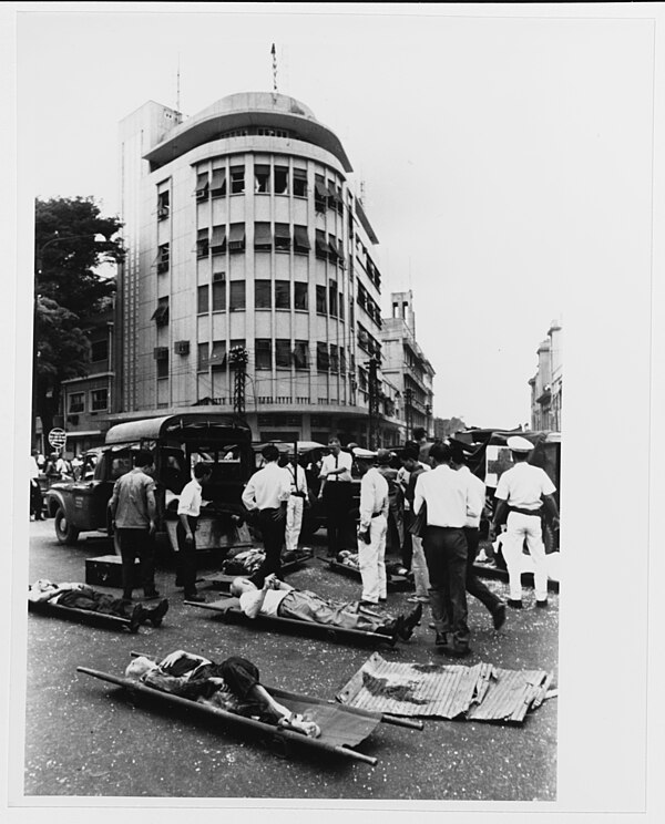 First U.S. embassy on Hàm Nghi Boulevard after the bombing