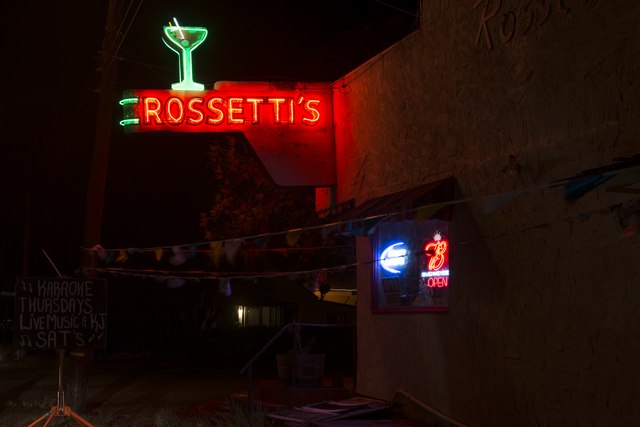 Fileneon Sign At Rossettis Bar In Valley Springs California