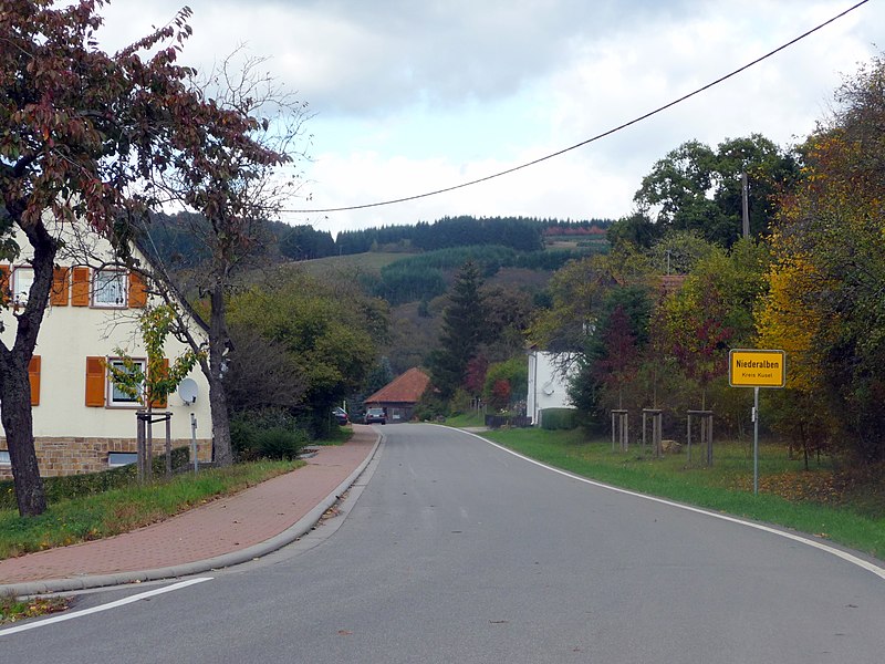 File:Niederalben - 2009-14-10 - panoramio.jpg