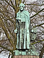 Nijmegen - standbeeld van Petrus Canisius (1927) van Toon Dupuis - 02.jpg